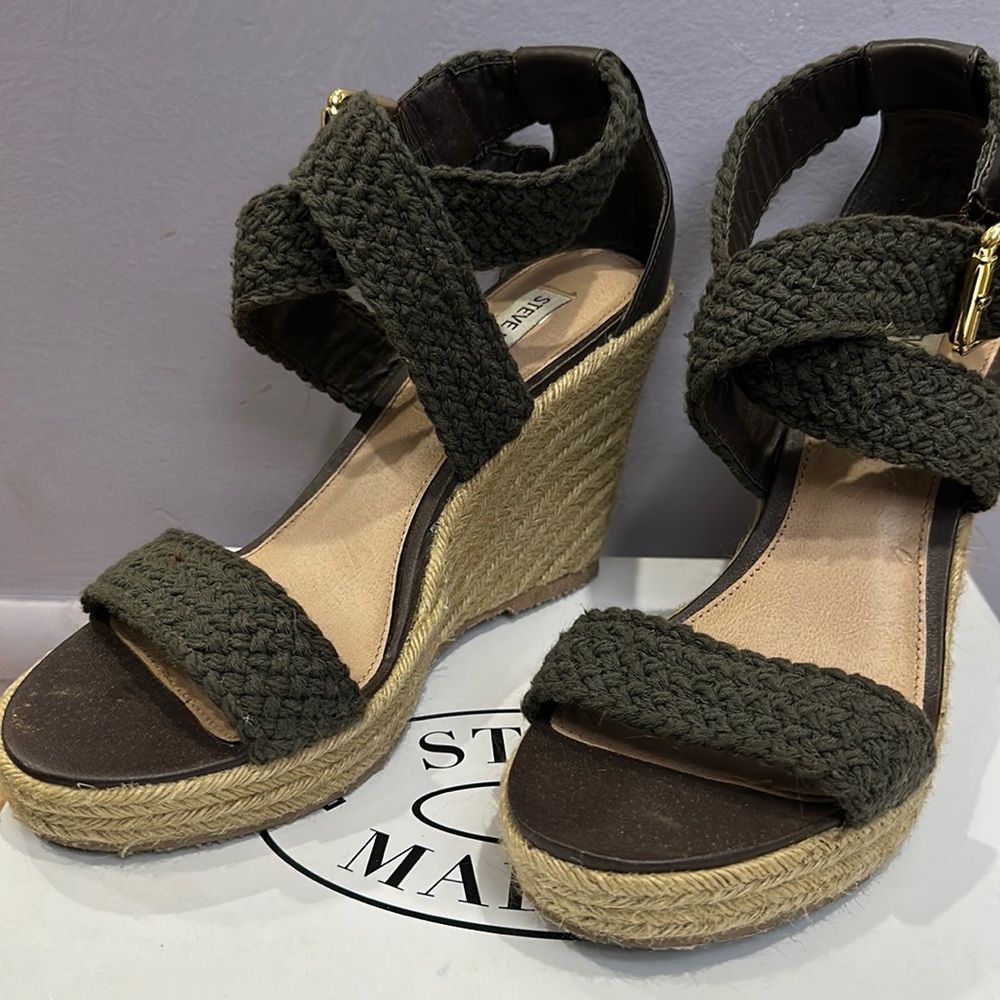 Women wedge